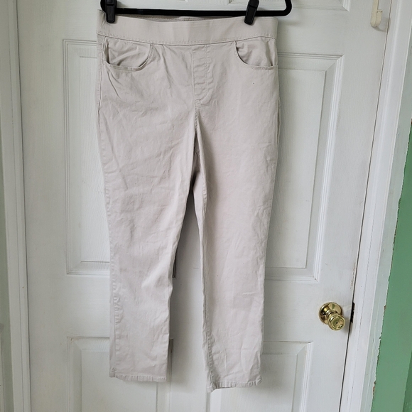 2/$30 Gloria Vanderbilt Pull on Pants - Picture 1 of 6
